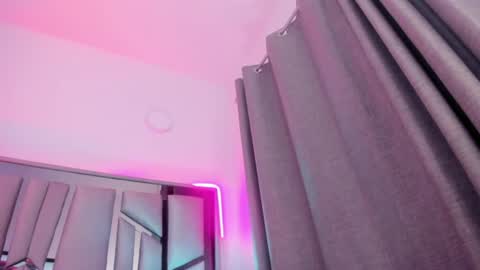 _valeria_saenz_ online show from 2, 7, 2026