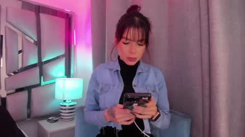 _valeria_saenz_ online show from 3, 7, 2026