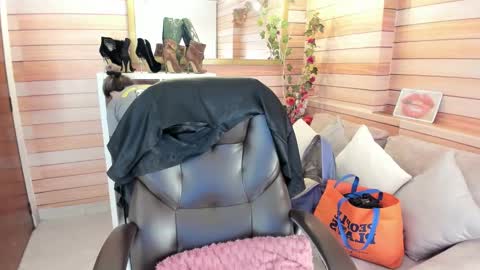 Snapshot of _victoria_collins chatting on 18, 2, 2026 Sol online show from 18, 2, 2026