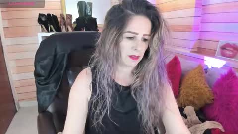 Snapshot of _victoria_collins chatting on 1, 3, 2026 Sol online show from 1, 3, 2026