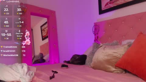 Snapshot of _victoria_florez chatting on 13, 12, 2024 VICTORIA online show from 13, 12, 2024