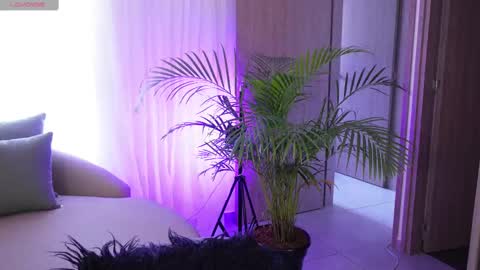 Snapshot of _victoria_florez chatting on 15, 9, 2025 VICTORIA online show from 15, 9, 2025