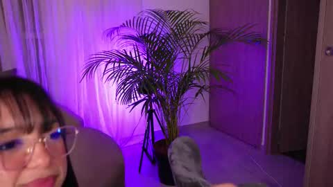 Snapshot of _victoria_florez chatting on 30, 9, 2025 VICTORIA online show from 30, 9, 2025