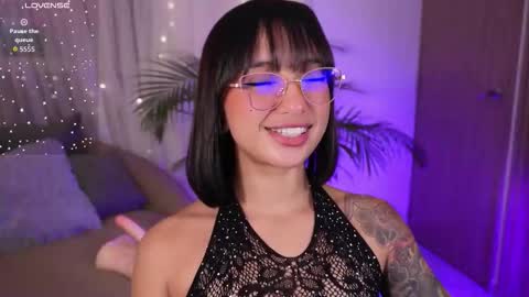 Snapshot of _victoria_florez chatting on 15, 10, 2025 VICTORIA online show from 15, 10, 2025