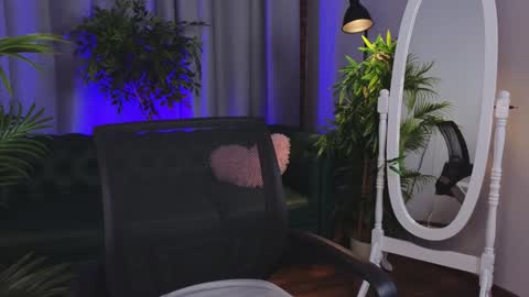 Snapshot of _wendy_evans_ chatting on 14, 12, 2024 Wendy online show from 14, 12, 2024