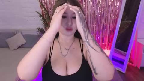 Snapshot of _wendy_evans_ chatting on 12, 1, 2025 Wendy online show from 12, 1, 2025