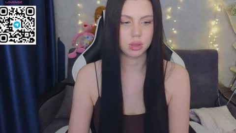 Snapshot of _wifi_ chatting on 4, 3, 2026 Fiona and Wayne online show from 4, 3, 2026