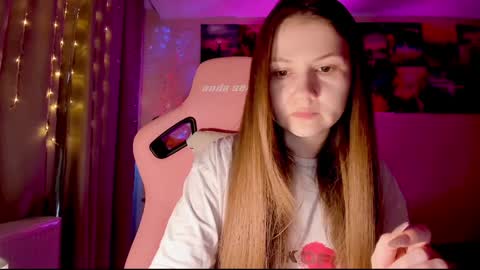 Snapshot of _witch__ chatting on 19, 1, 2025 Enni online show from 19, 1, 2025