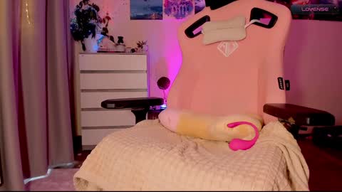 Snapshot of _witch__ chatting on 7, 2, 2025 Enni online show from 7, 2, 2025