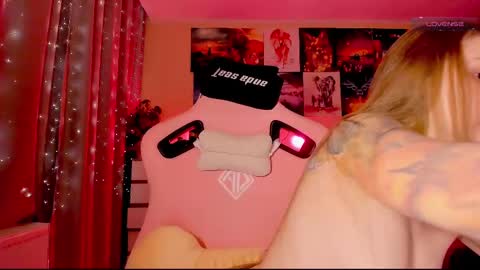 Snapshot of _witch__ chatting on 18, 2, 2025 Enni online show from 18, 2, 2025