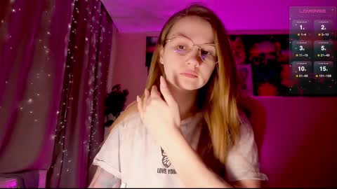 Snapshot of _witch__ chatting on 4, 3, 2025 Enni online show from 4, 3, 2025