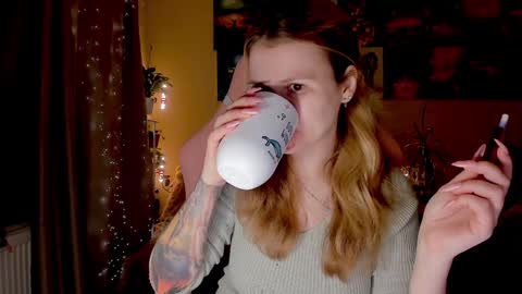 Snapshot of _witch__ chatting on 16, 9, 2025 Enni online show from 16, 9, 2025