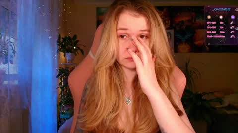 Snapshot of _witch__ chatting on 16, 10, 2025 Enni online show from 16, 10, 2025