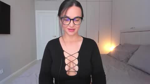 Snapshot of _worlin_ chatting on 28, 9, 2025 Nika online show from 28, 9, 2025