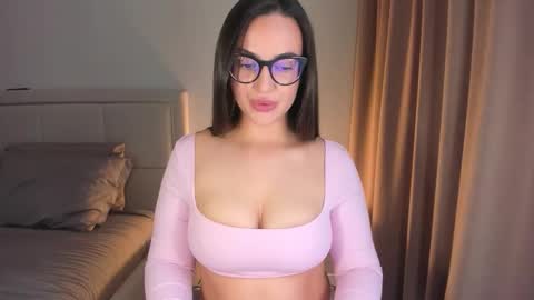 Snapshot of _worlin_ chatting on 12, 10, 2025 Nika online show from 12, 10, 2025