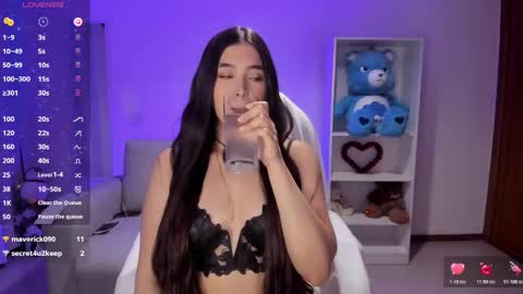 Snapshot of _wtdreamgirl chatting on 7, 3, 2026 Luisa online show from 7, 3, 2026