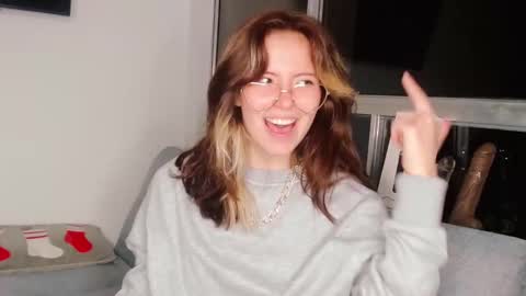 Snapshot of _yourcherrybomb chatting on 31, 12, 2024 _yourcherrybomb online show from 31, 12, 2024