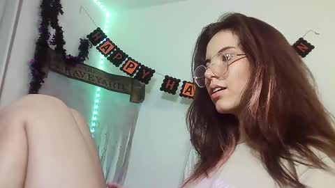 Snapshot of _yourcherrybomb chatting on 21, 10, 2025 _yourcherrybomb online show from 21, 10, 2025