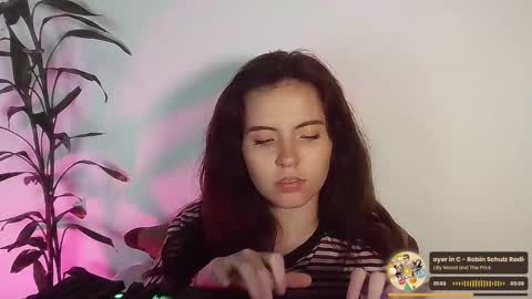 Snapshot of _yourcherrybomb chatting on 2, 12, 2025 _yourcherrybomb online show from 2, 12, 2025