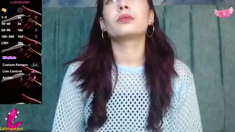 Yuyi online show from 27, 9, 2025