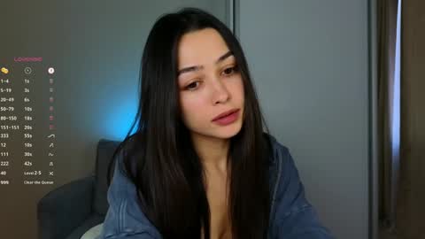 Mila and Jess online show from 17, 12, 2024