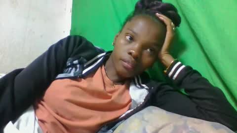 aadienne online show from 11, 5, 2026