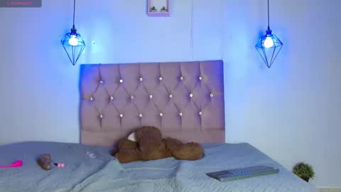 Aaron y Antonella online show from 19, 2, 2025