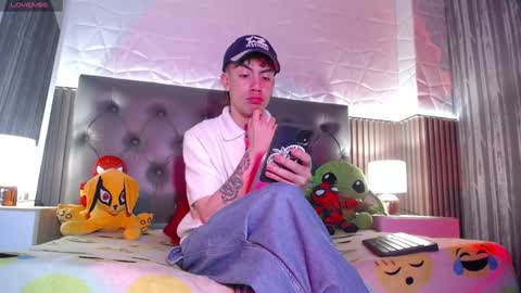 Aaron online show from 1, 2, 2025