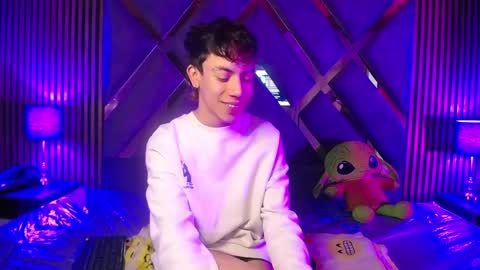 Aaron online show from 4, 3, 2025