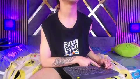 Aaron online show from 4, 3, 2025