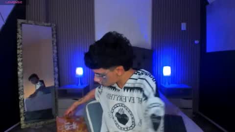 Aaron online show from 12, 9, 2025