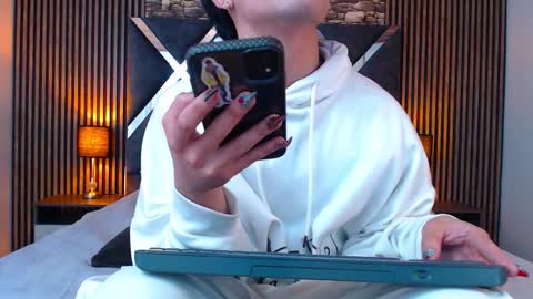 Aaron online show from 22, 9, 2025