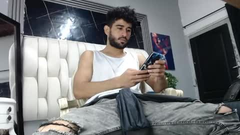 aaron_jones_1 online show from 19, 4, 2026