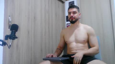 Aaron kwok online show from 1, 11, 2025