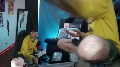 aaron_malikk online show from 25, 4, 2026