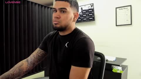 ig aaron hunter123 online show from 6, 3, 2026