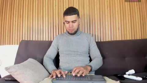 ig aaron hunter123 online show from 20, 3, 2026