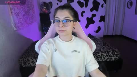 April online show from 29, 11, 2025