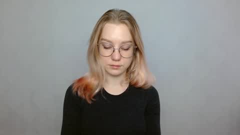 Snapshot of abbymoore__ chatting on 5, 1, 2025 Abby Lovense is active online show from 5, 1, 2025