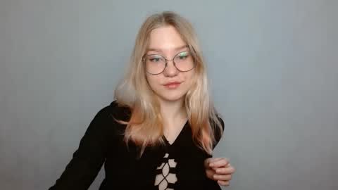 Snapshot of abbymoore__ chatting on 6, 2, 2025 Abby Lovense is active online show from 6, 2, 2025