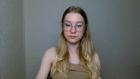 Abby Lovense is active online show from 1, 12, 2025