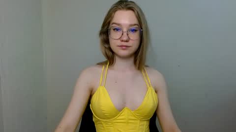 Abby Lovense is active online show from 12, 6, 2026