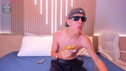 abraham_horny18 online show from 28, 10, 2025