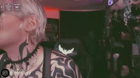 Snapshot of abril__colen chatting on 17, 9, 2025 April online show from 17, 9, 2025