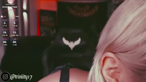 Snapshot of abril__colen chatting on 24, 9, 2025 April online show from 24, 9, 2025