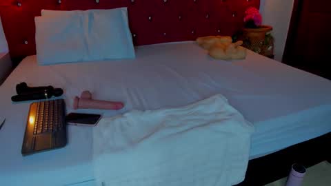 abril_gomez_11 online show from 6, 2, 2026