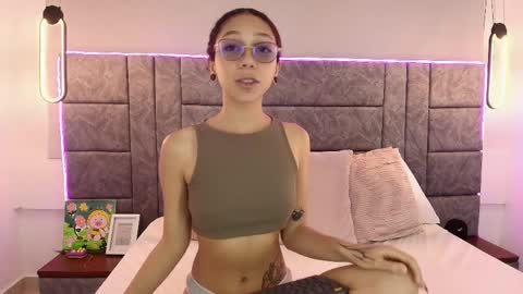  Abril  online show from 24, 10, 2025