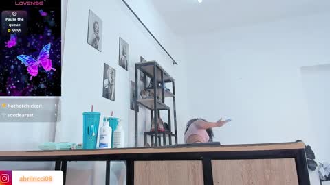 Abril  online show from 27, 12, 2024