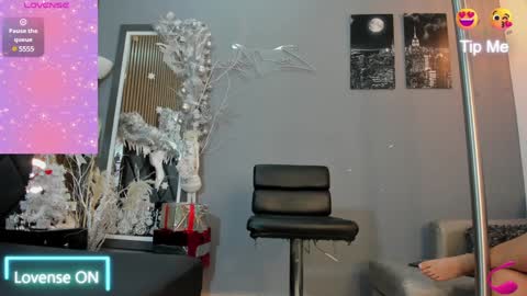 Abril  online show from 3, 1, 2025