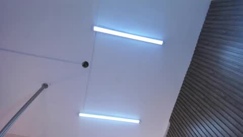 Abril  online show from 20, 2, 2025